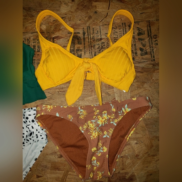 2 Juniors xsmall bikini bathing suits nwot - Picture 2 of 4